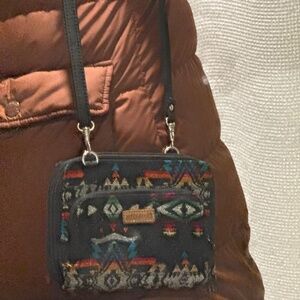 Classic Pendleton wallet purse with adjustable strap